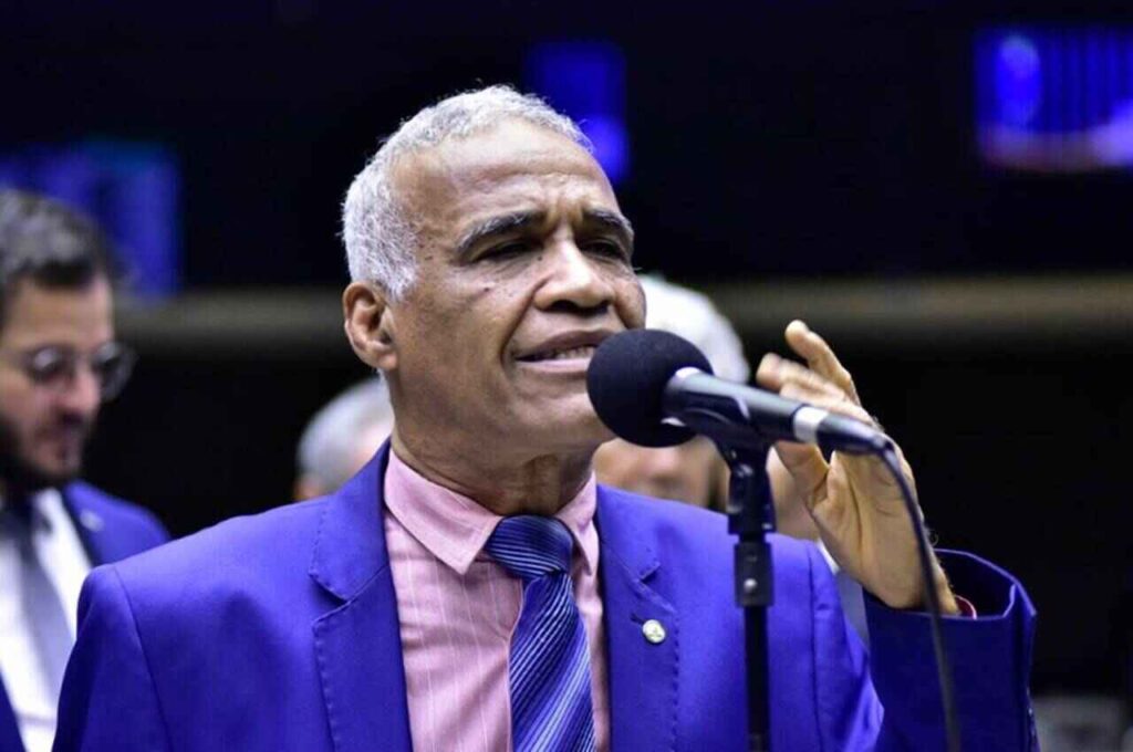 Deputado evangélico reclama e diz que está sem relações com a esposa há meses