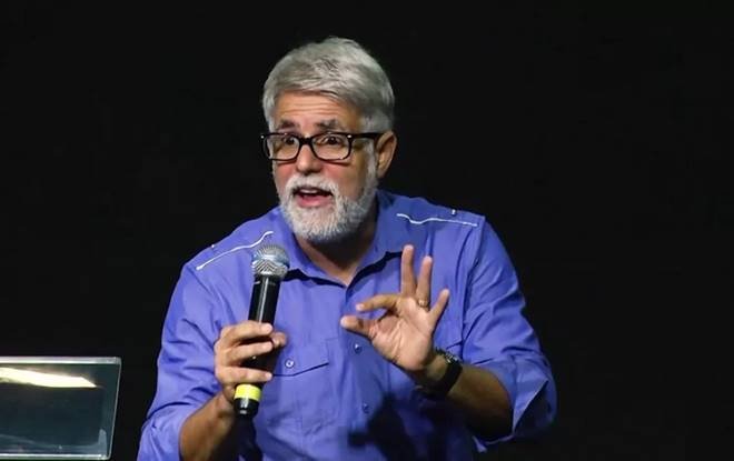 Cláudio Duarte relata tentação em elevador