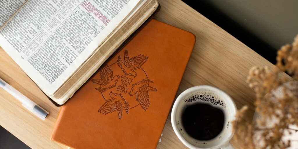 “Conteúdo devocional” no Instagram e TikTok atrai Geração Z para igreja