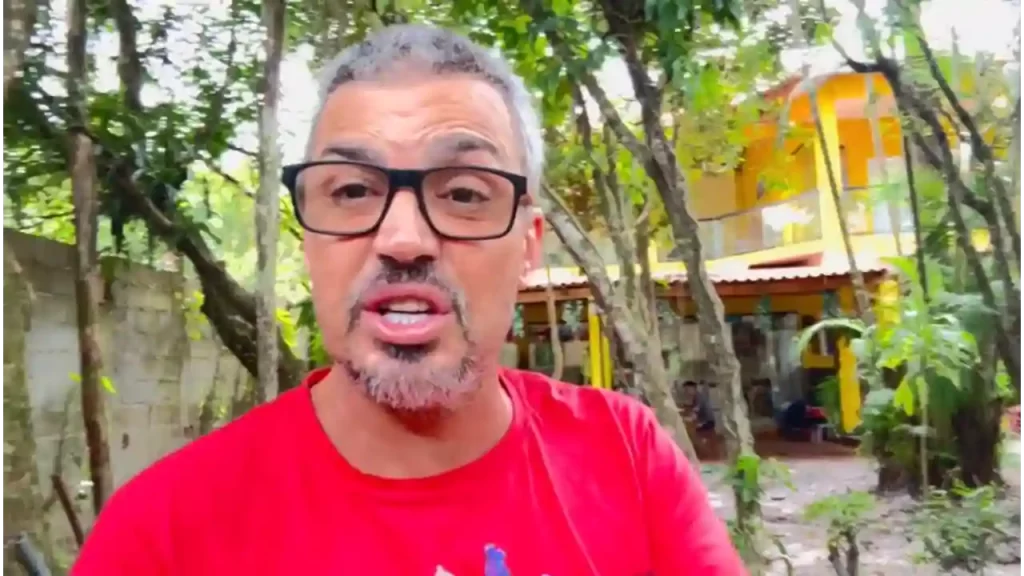 “Ele me humilhou e usou minha imagem por dinheiro”