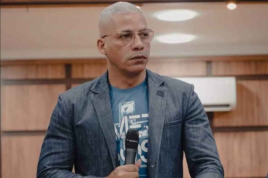 Junior Trovão defende cachê de R$ 90 mil de Camila Barros em evento público