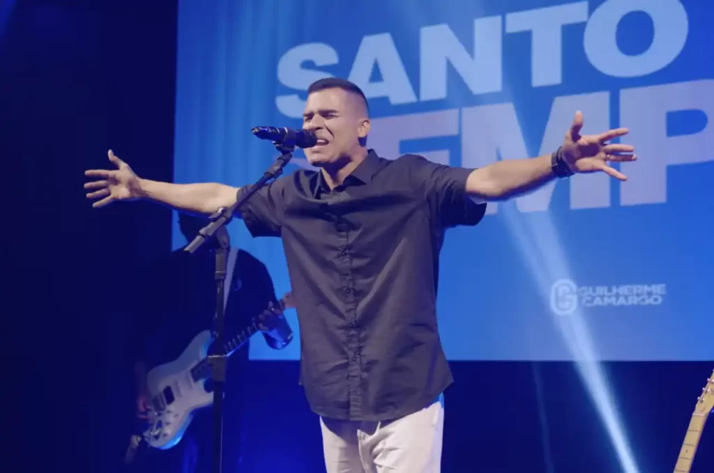 “Santo pra Sempre” ganha versão reggae na voz de Guilherme Camargo e encanta fãs