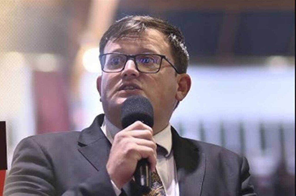 “Não é uso e costume, é vergonha na cara”, dispara pastor sobre vestes na igreja
