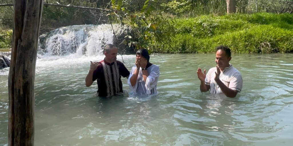 Após 12 anos de evangelismo, primeiras cristãs de povo indígena são batizadas no México