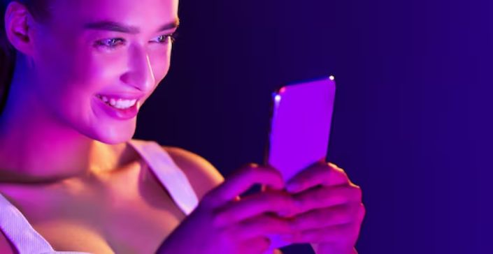 App para trair criado por feministas tem 1 milhão de brasileiros