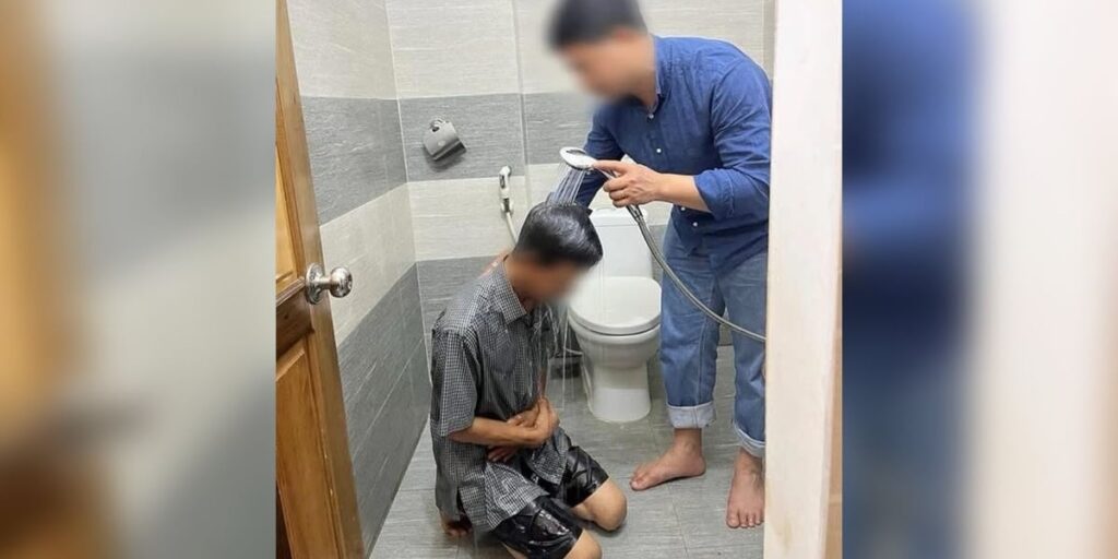 Jovem é batizado em banheiro no Vietnã: ‘Decidiu seguir Jesus custe o que custar’