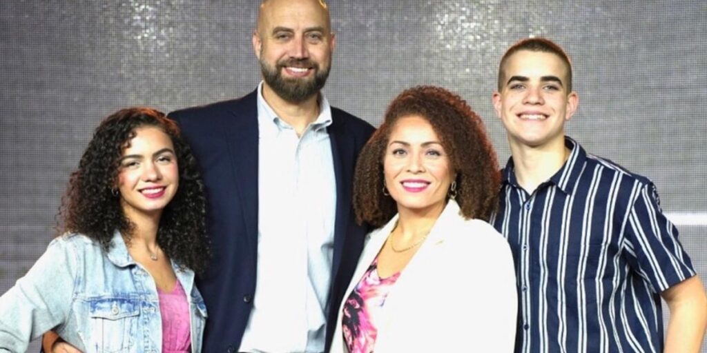 Pastor doente sonha que Deus fazia cirurgia em seu corpo e acorda curado
