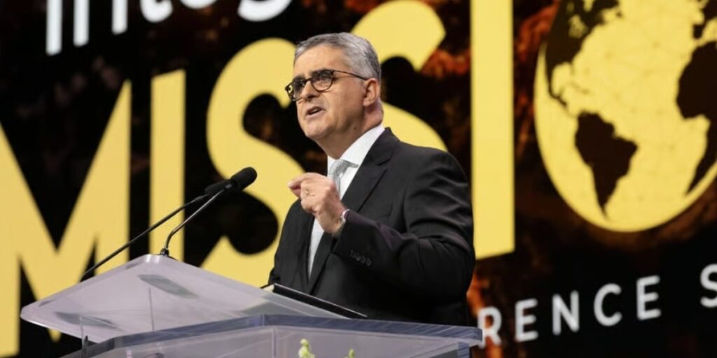 Pela primeira vez, brasileiro é eleito como presidente mundial da Igreja Adventista