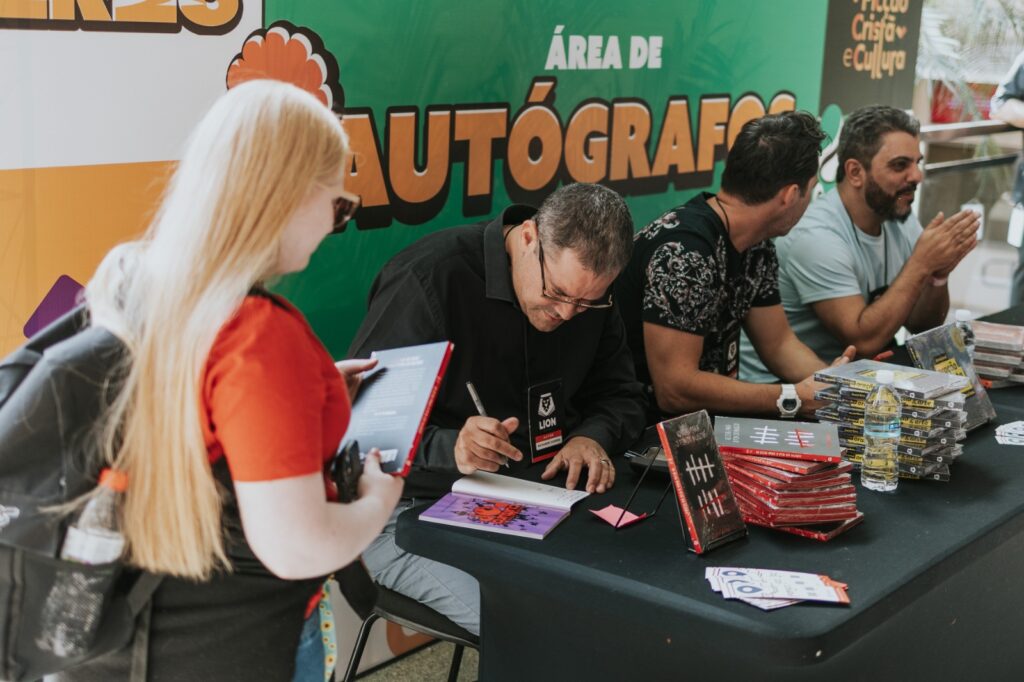 Editora aposta em ficção e apresenta livro de terror cristão