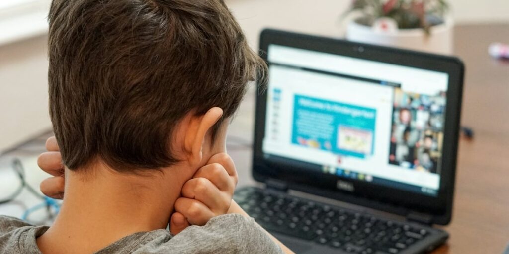 Igreja faz campanha contra exploração de menores na web denunciada por Felca