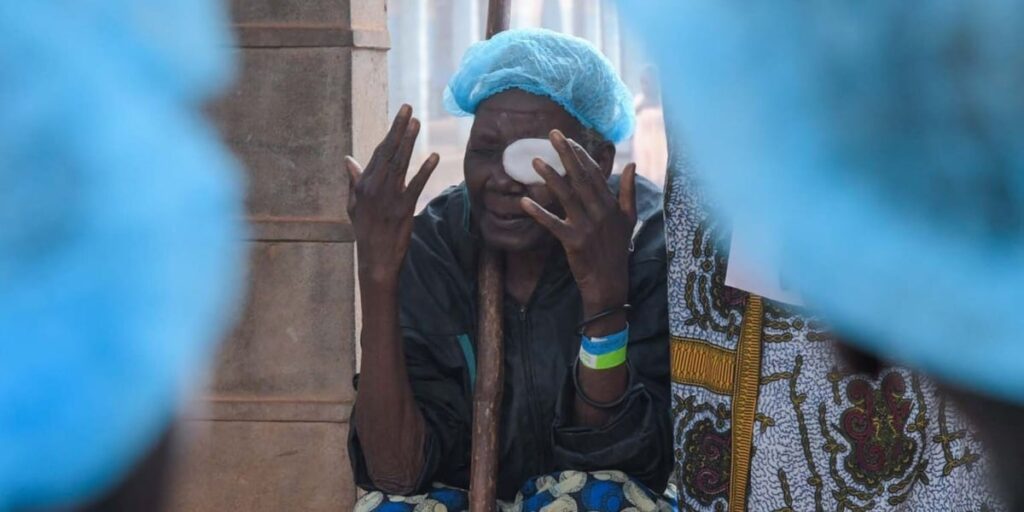 Mais 300 pessoas aceitam Jesus após cirurgia de catarata na República Democrática do Congo