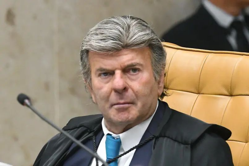 Sóstenes elogia voto de Fux por anular processo contra Bolsonaro