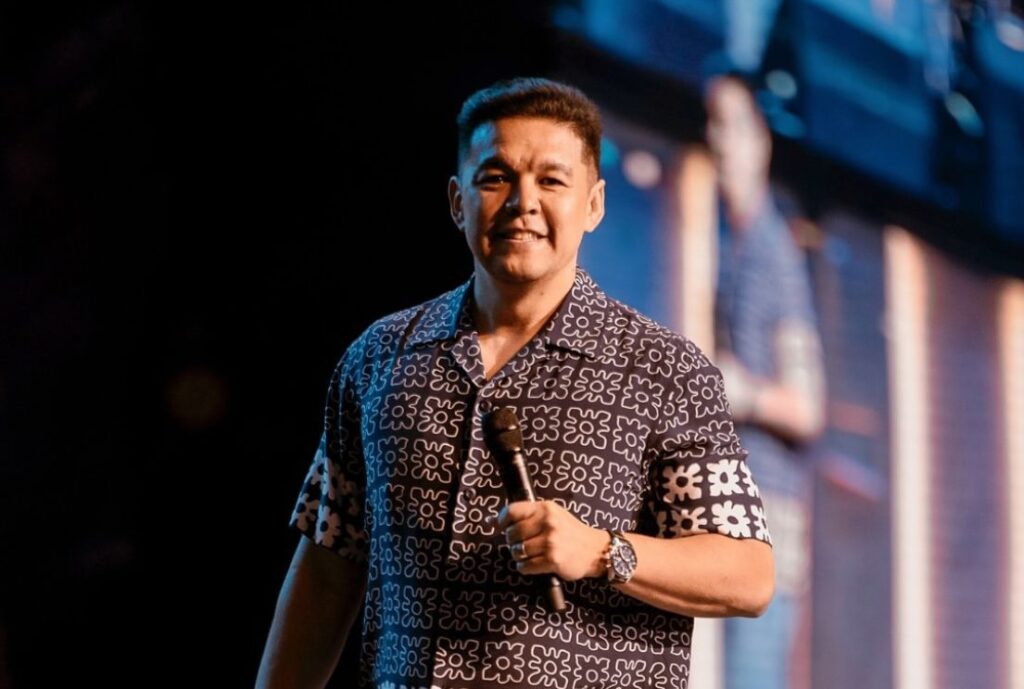 Teo Hayashi repreende cristãos que leem horóscopo: ‘Legalidade’