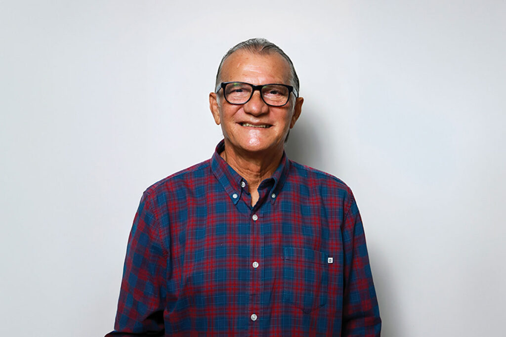 Visando ajudar os pais, pastor lança devocional de "colorir"