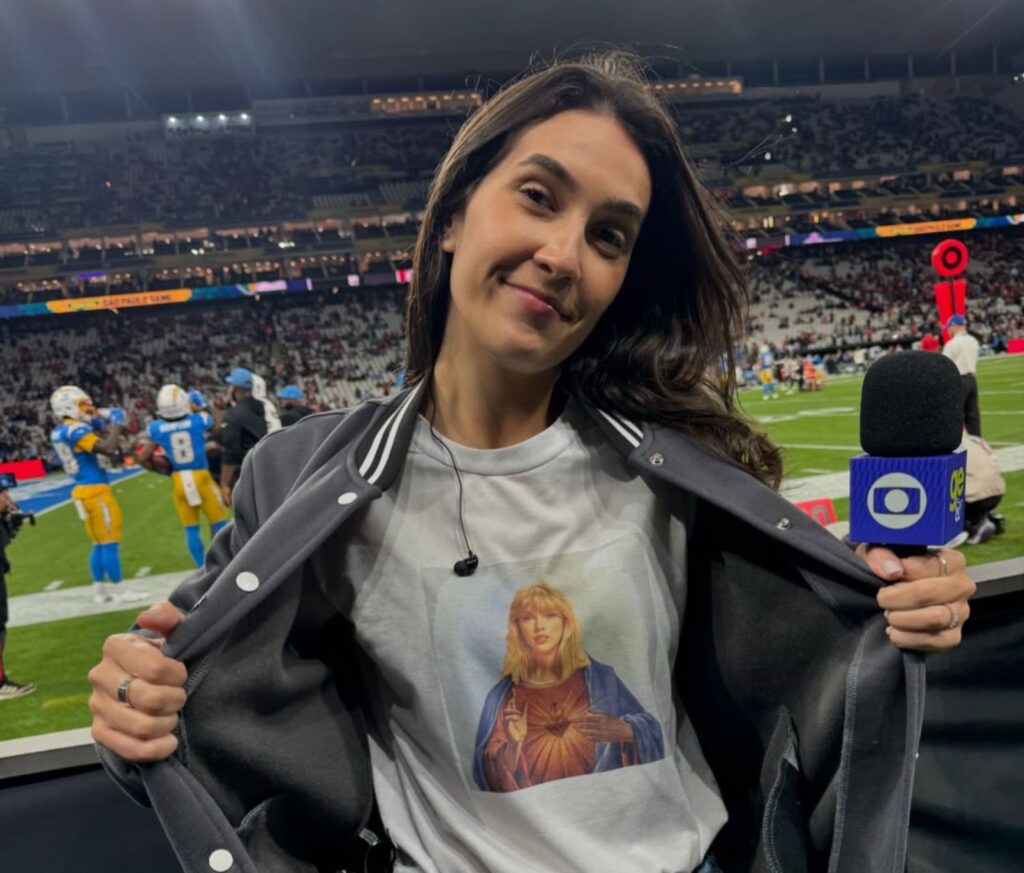 jornalista enfurece católicos com camisa ofensiva a Maria